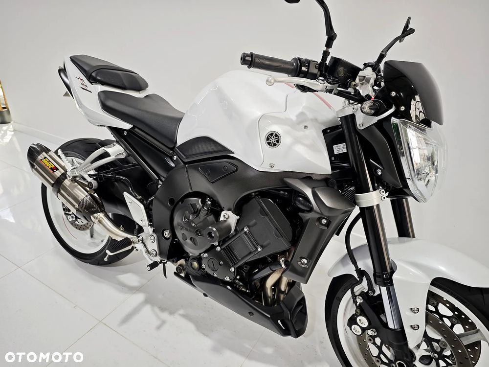 Yamaha FZ - 8