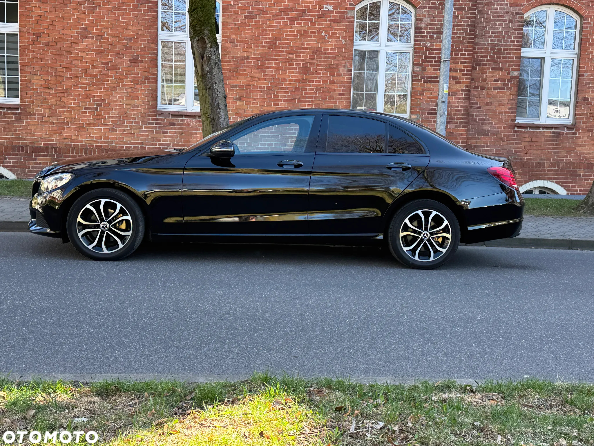 Mercedes-Benz Klasa C 180 (BlueTEC) d 7G-TRONIC AMG Line - 2