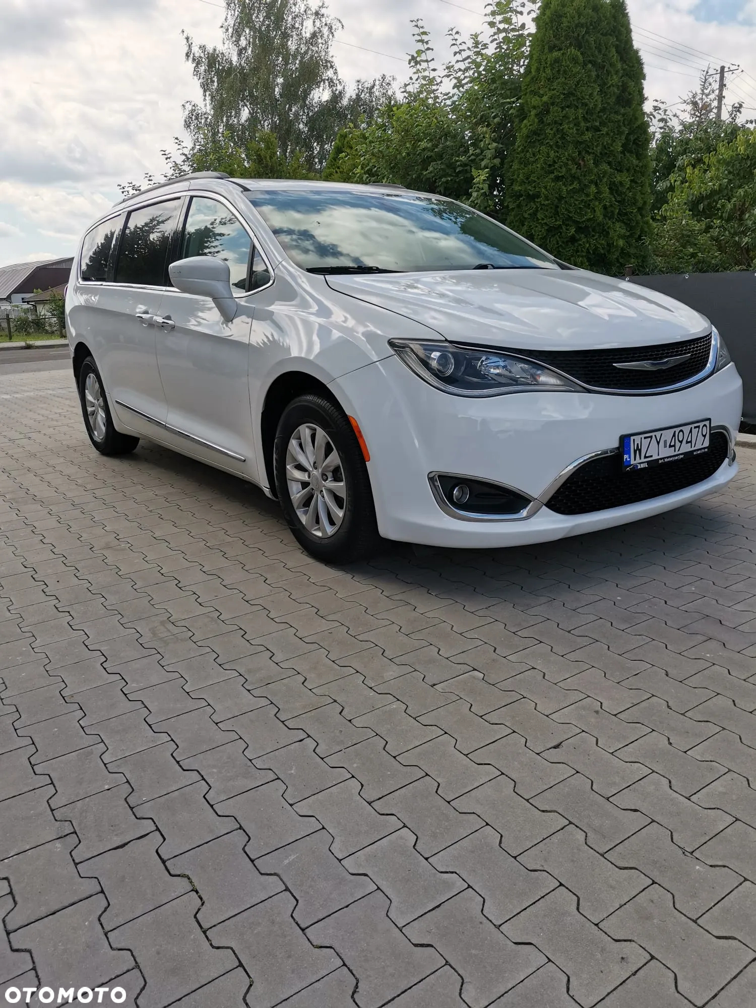 Chrysler Pacifica - 2