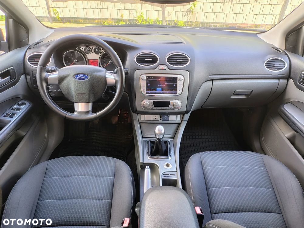 Ford Focus 1.8 Sport - 22