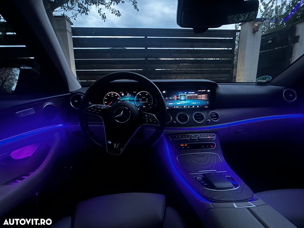 Mercedes-Benz E - 12