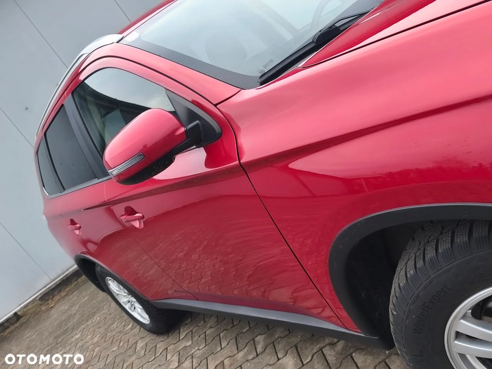 Mitsubishi Outlander 2.0 4WD Invite - 12