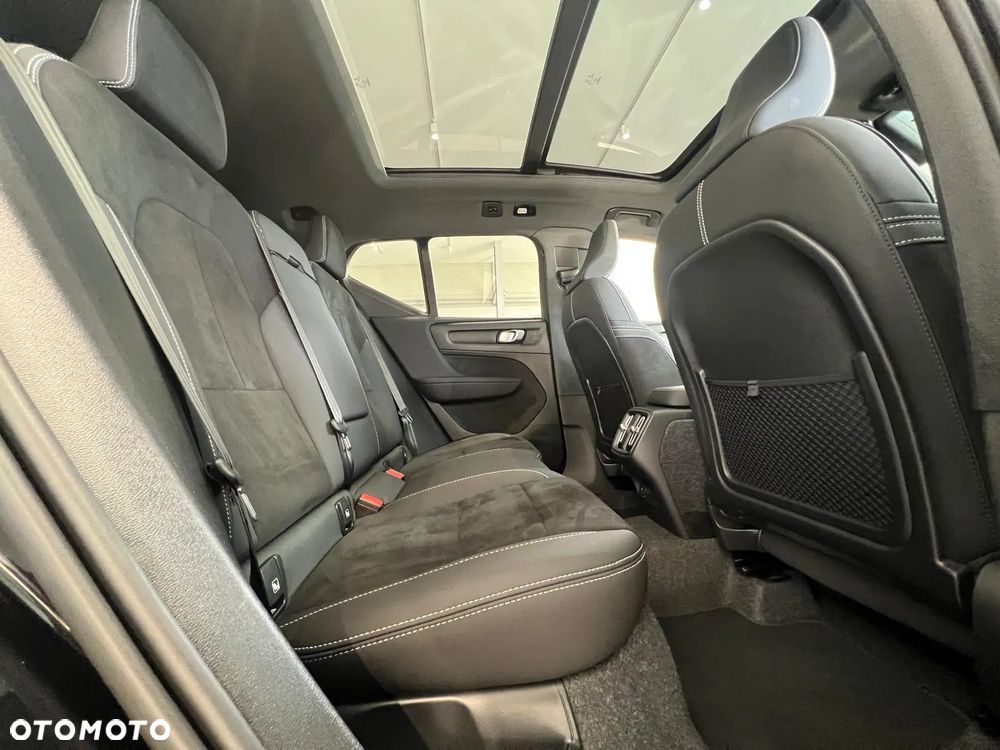 Volvo XC 40 B4 B AWD DKG Ultimate Dark - 22