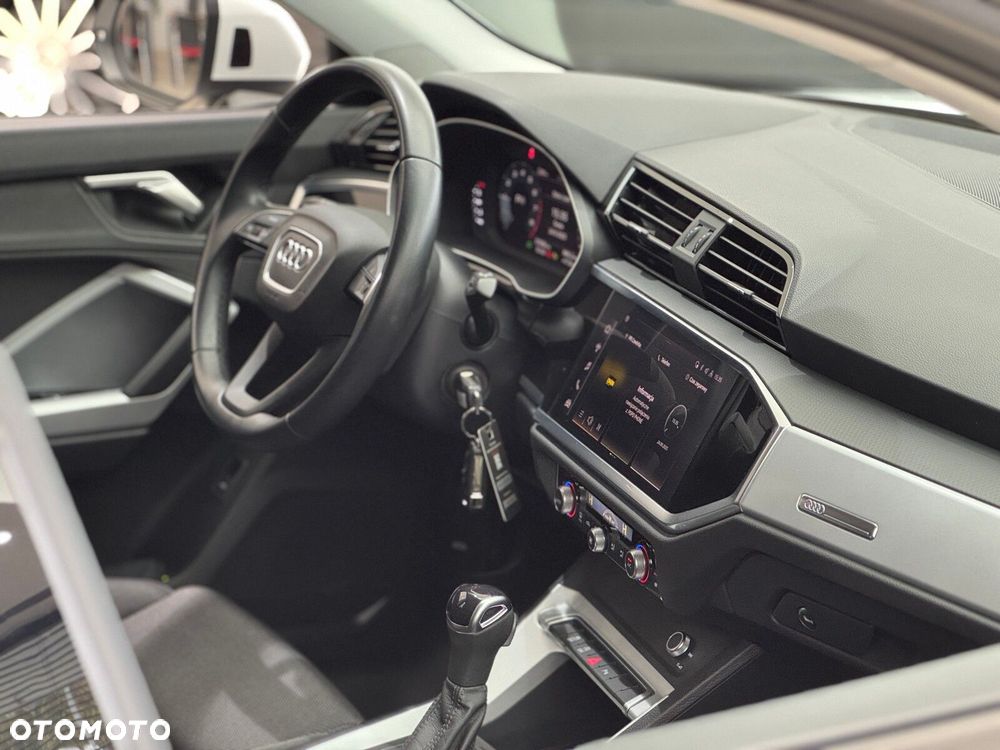 Audi Q3 35 TFSI S tronic - 38