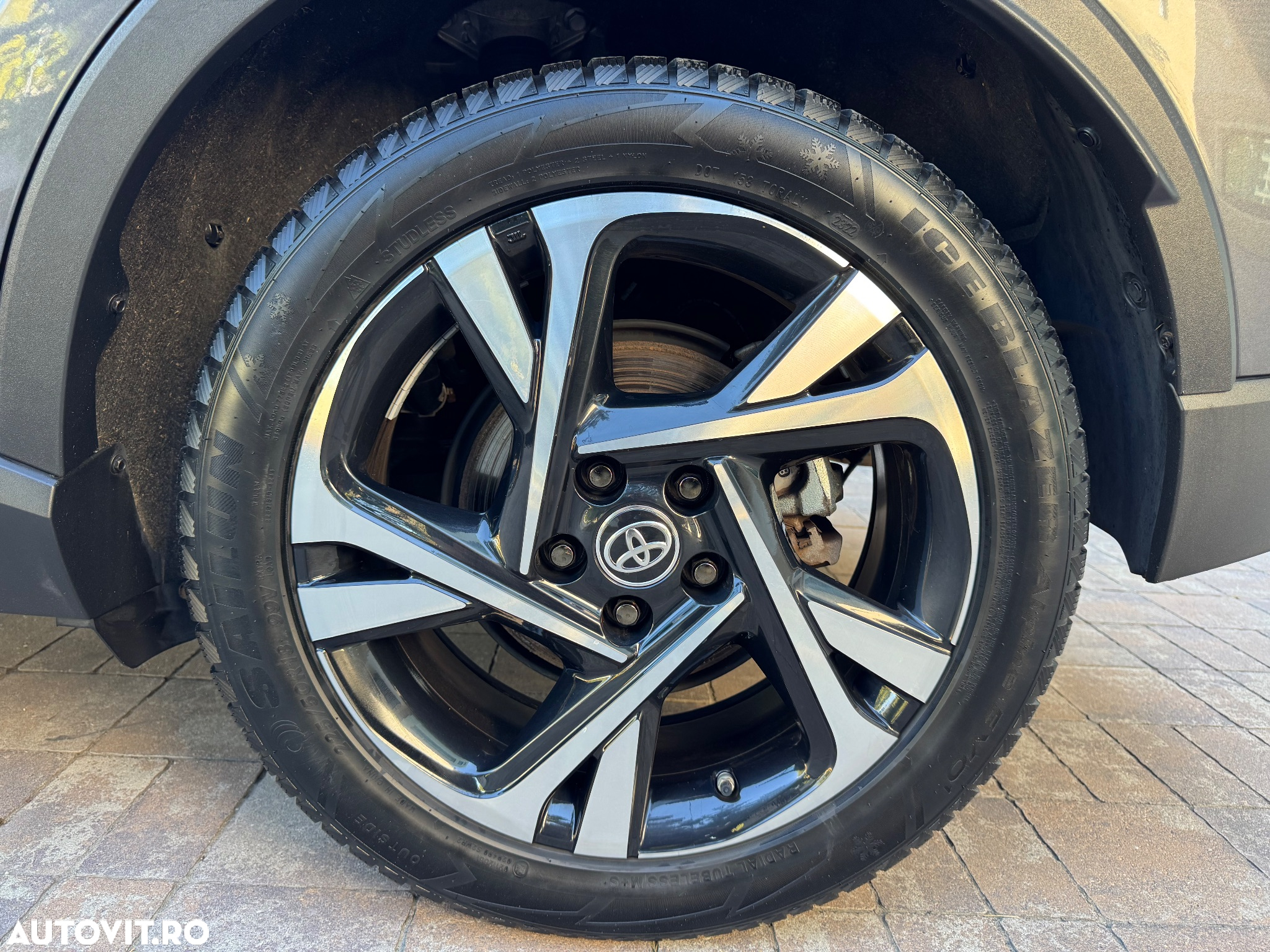 Toyota C-HR 1.8 HSD 122 CP 4x2 CVT C-ult Style bi-tone - 18