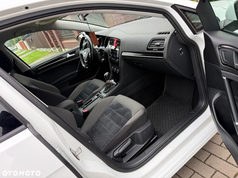Volkswagen Golf 2.0 TDI BlueMotion Technology DSG Highline - 25