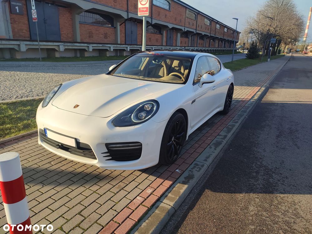 Porsche Panamera 4 PDK Edition - 36