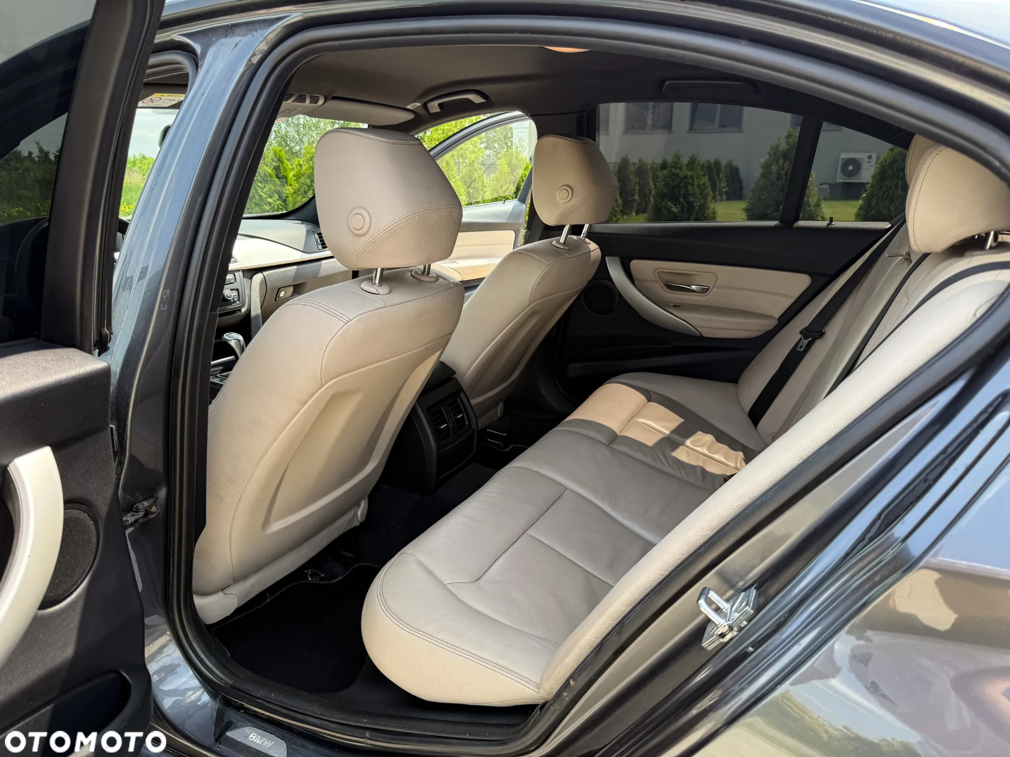 BMW Seria 3 320i - 11