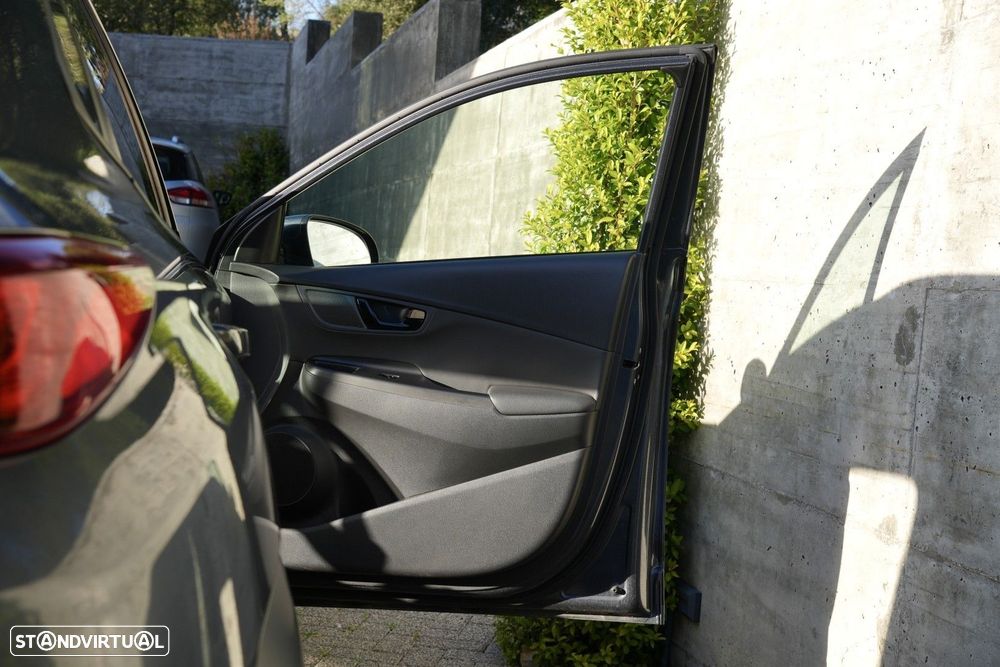 Hyundai Kauai 1.0 T-GDi Pele/Tecido Vermelho - 27