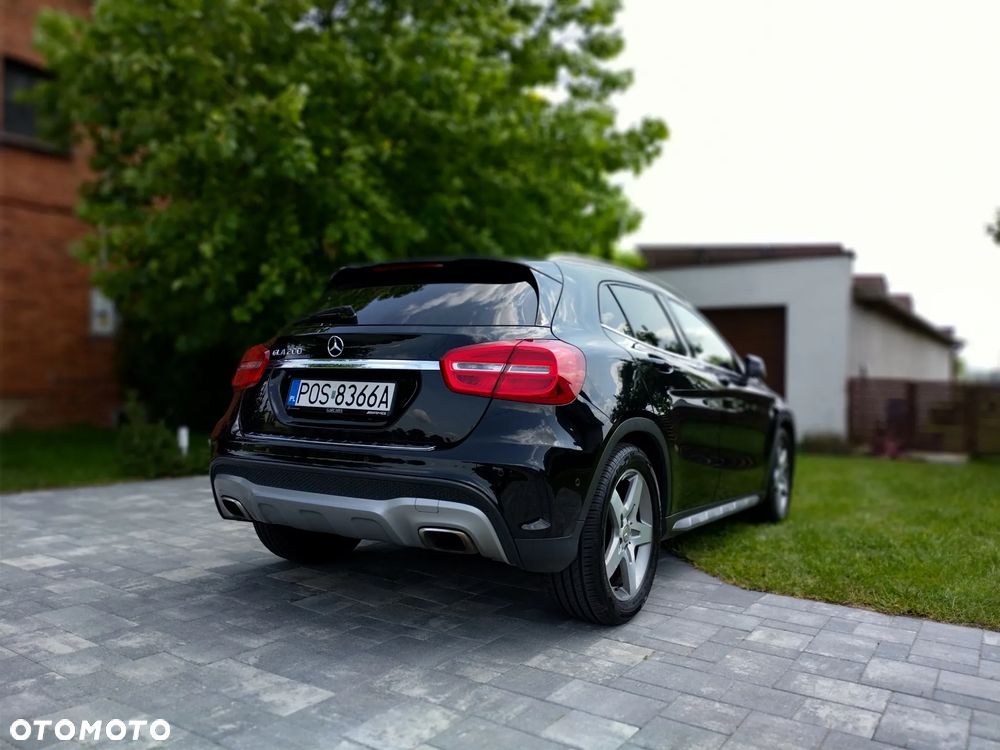 Mercedes-Benz GLA - 4