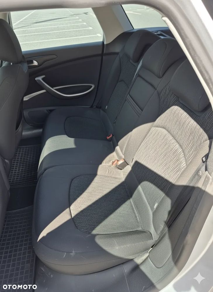 Citroën C5 Tourer HDi 140 FAP Confort - 16