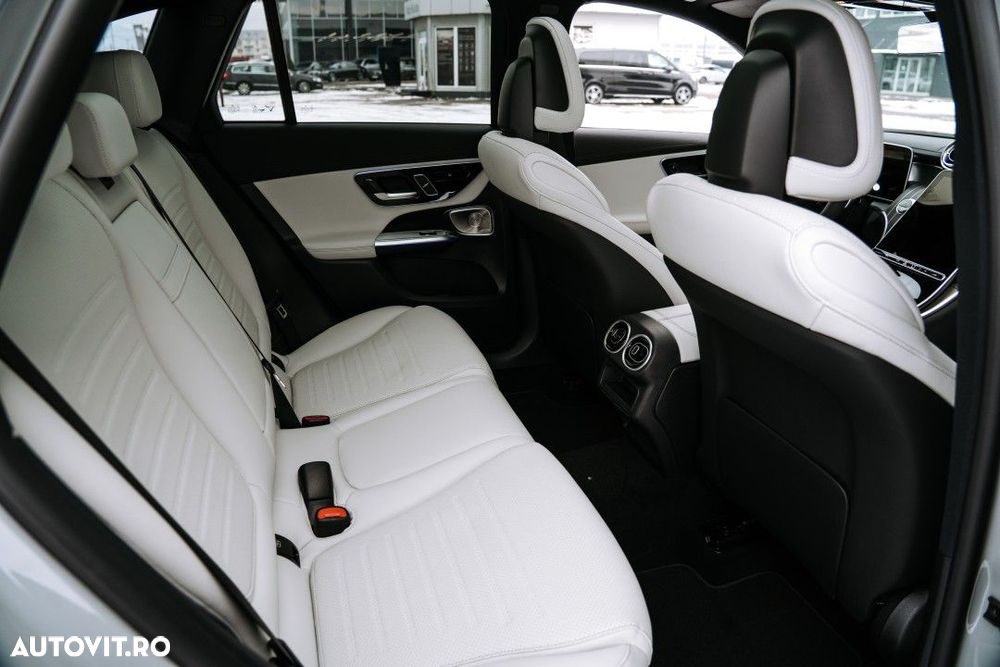 Mercedes-Benz GLC - 33