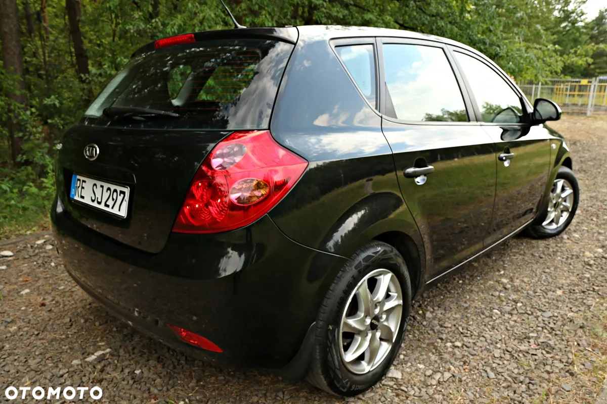 Kia Ceed - 23