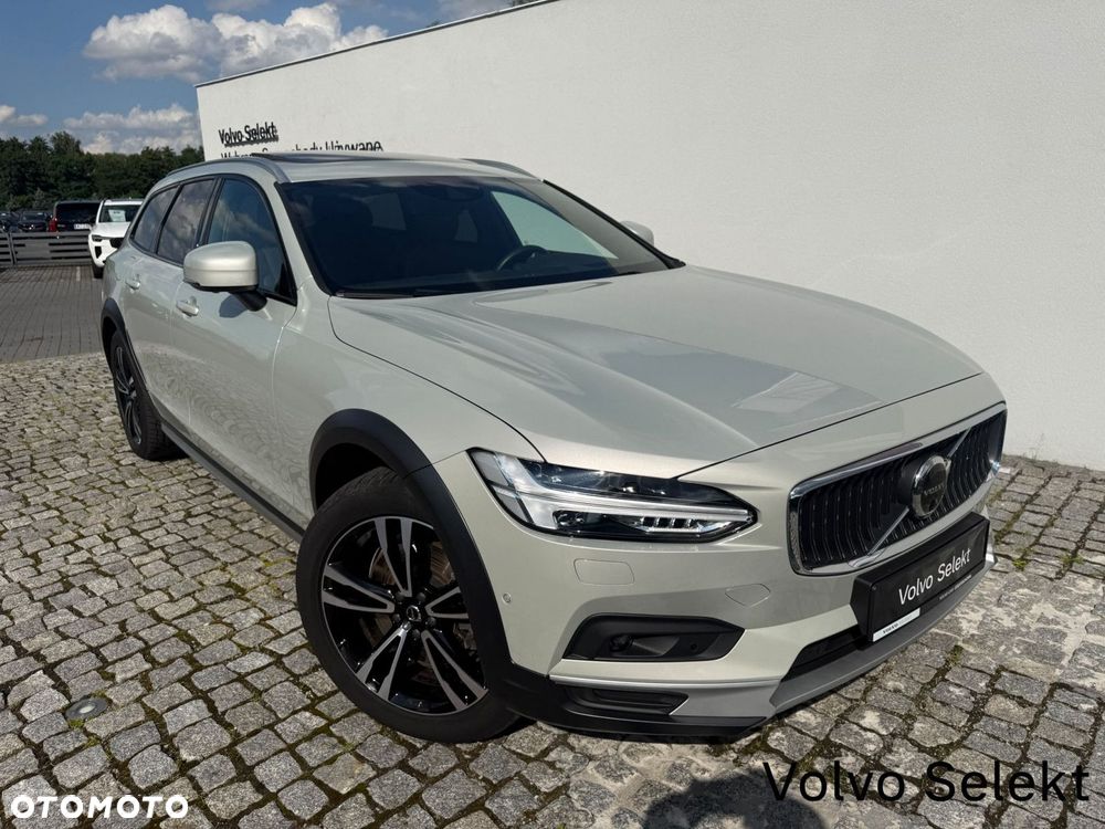 Volvo V90 Cross Country - 4