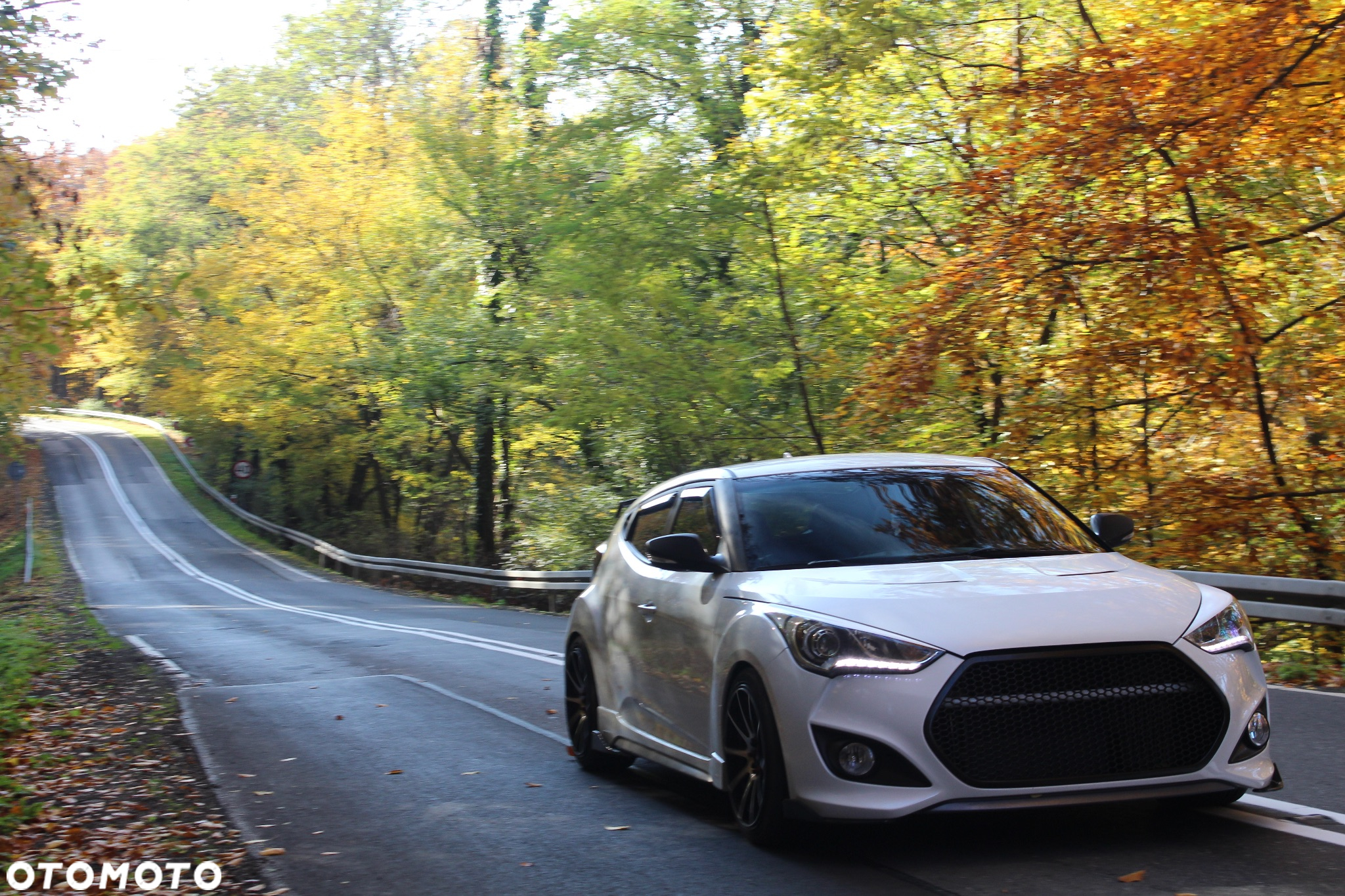 Hyundai Veloster 1.6 T-GDI Executive - 24