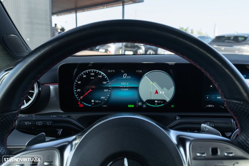 Mercedes-Benz A 250 e AMG Line - 13