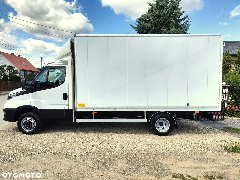 Iveco DAILY 50/35c18 3.0d 180KM** BLIŹNIAK** Kontener 8-EuroPalet + DRZWI BOCZNE** POLSKI SALON** 144 tyś KM** DMC do 3.5T kat.B** - 2