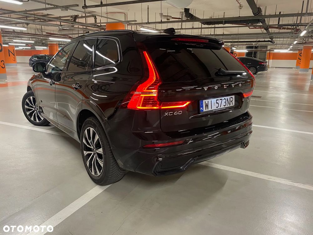Volvo XC 60 B4 D AWD Plus Dark - 8