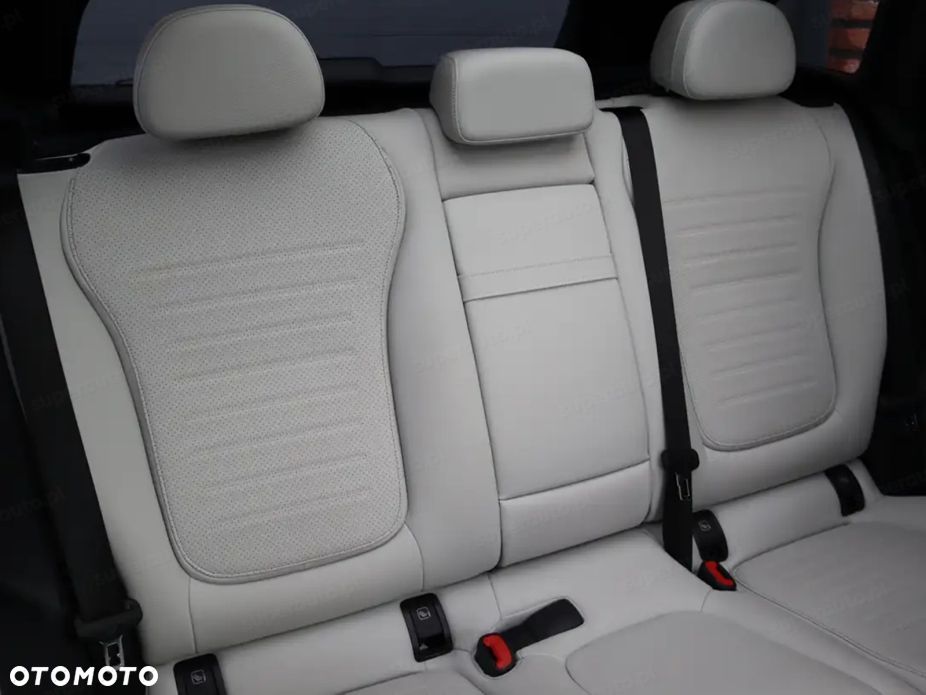 Mercedes-Benz GLC - 15