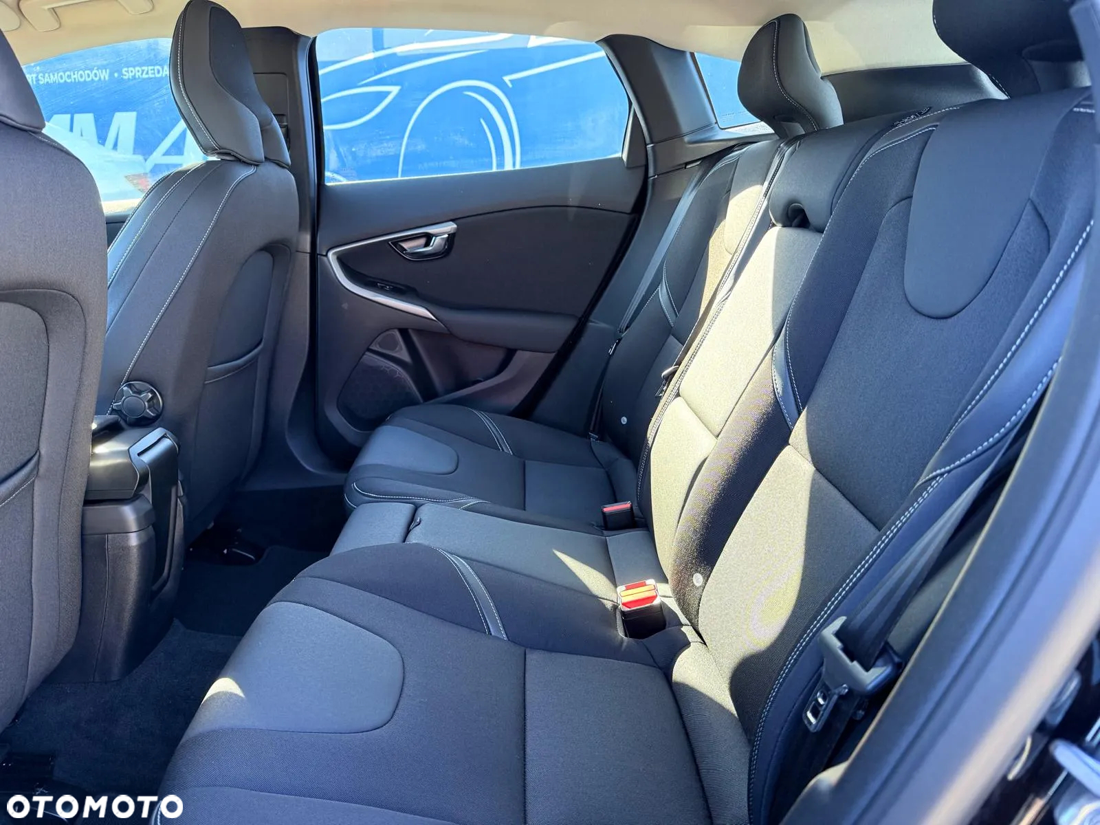 Volvo V40 T2 Kinetic - 13