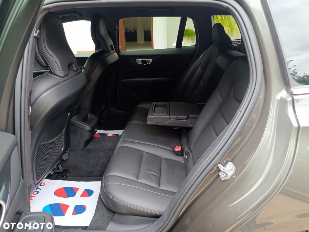 Volvo V60 D3 Momentum Core - 35