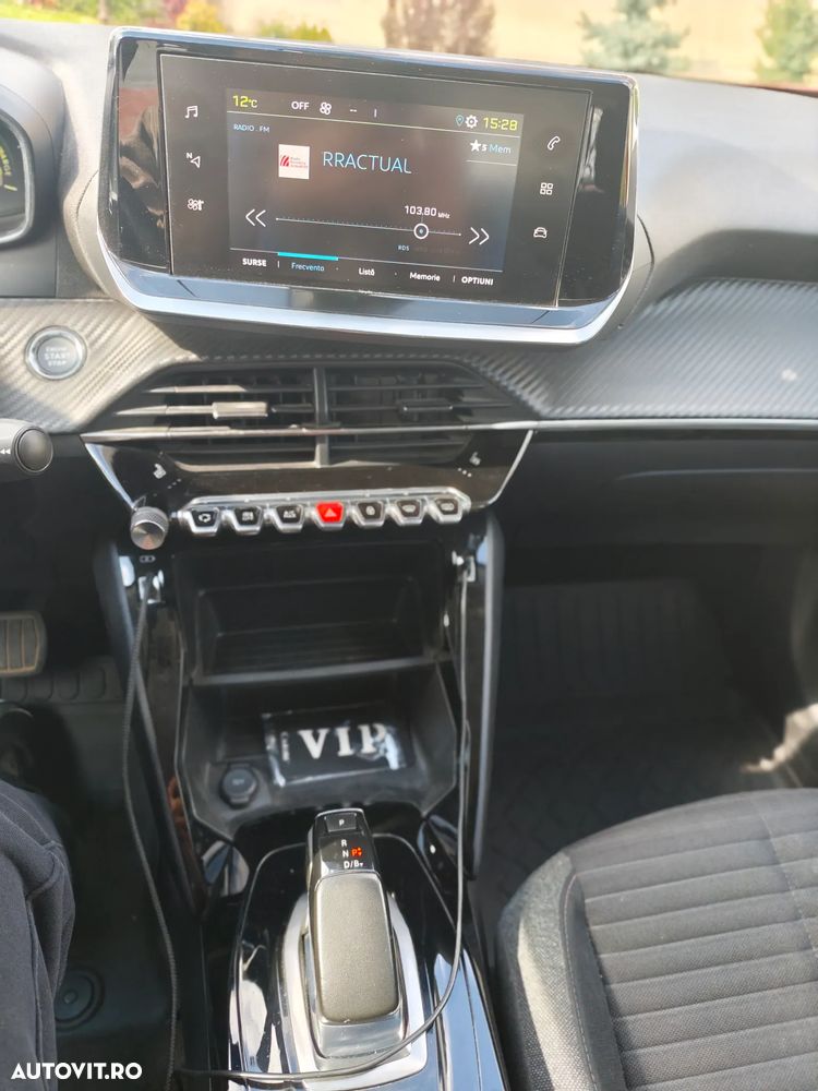 Peugeot 2008 50 kWh Allure - 9