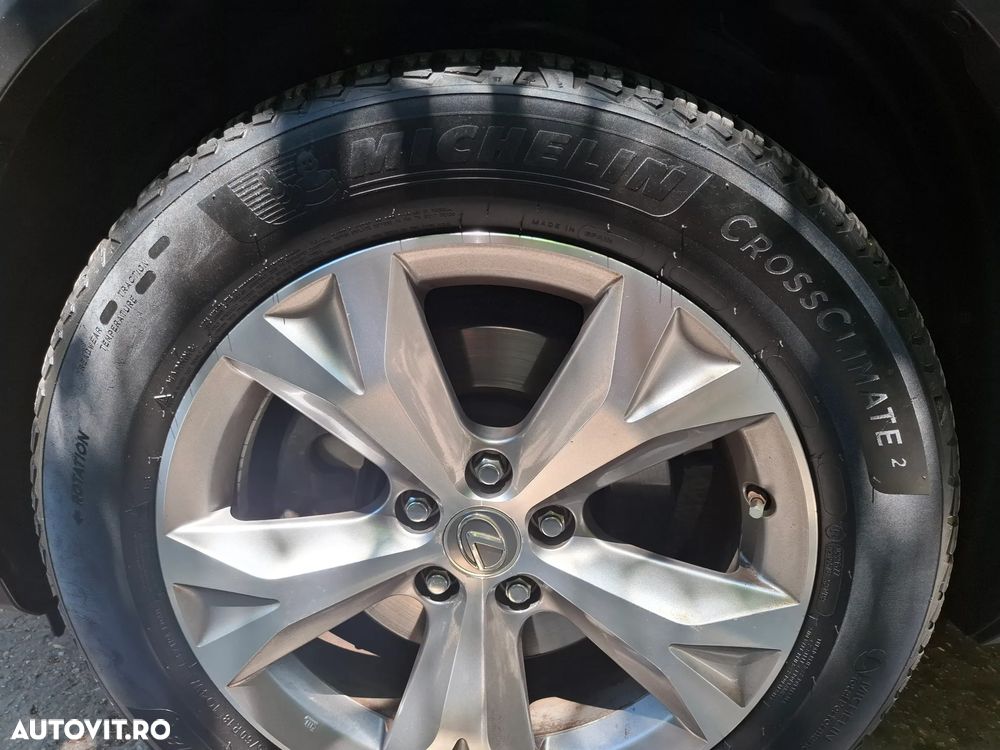 Lexus Seria NX - 17