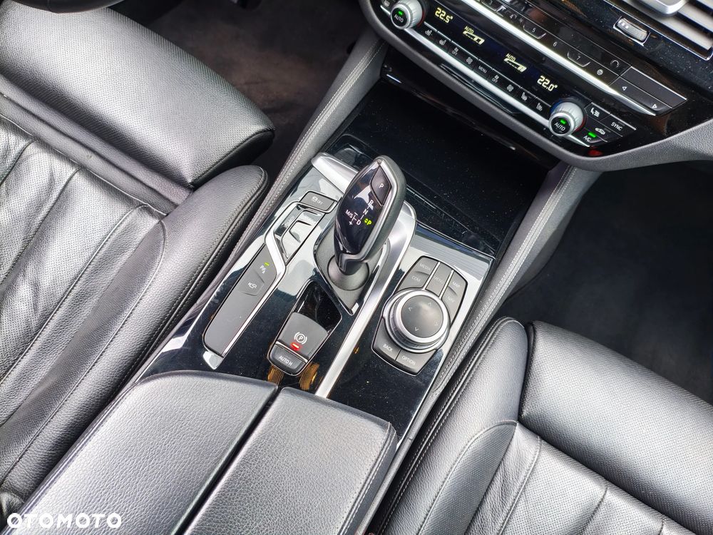 BMW Seria 5 520d Luxury Line - 26