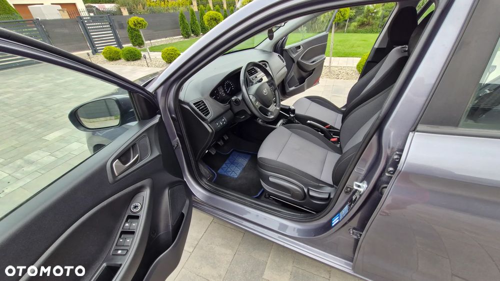 Hyundai i20 1.2 Trend - 13