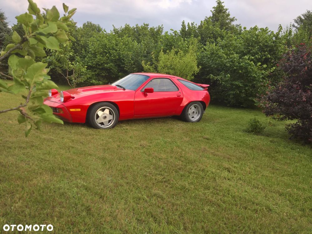 Porsche 928 - 18