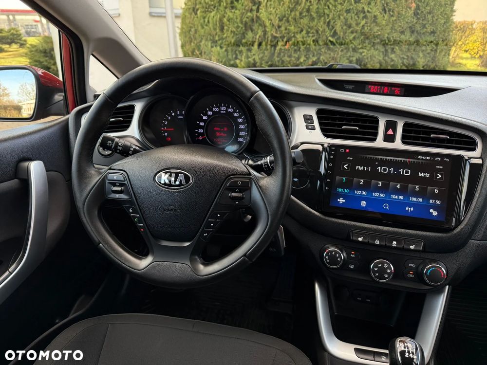Kia Ceed 1.4 CRDi 90 SW Vision - 29