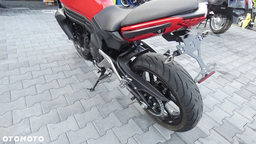 Kawasaki ER - 8