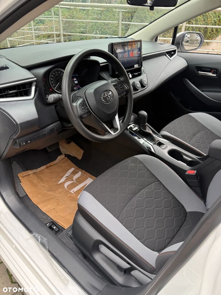 Toyota Corolla - 10