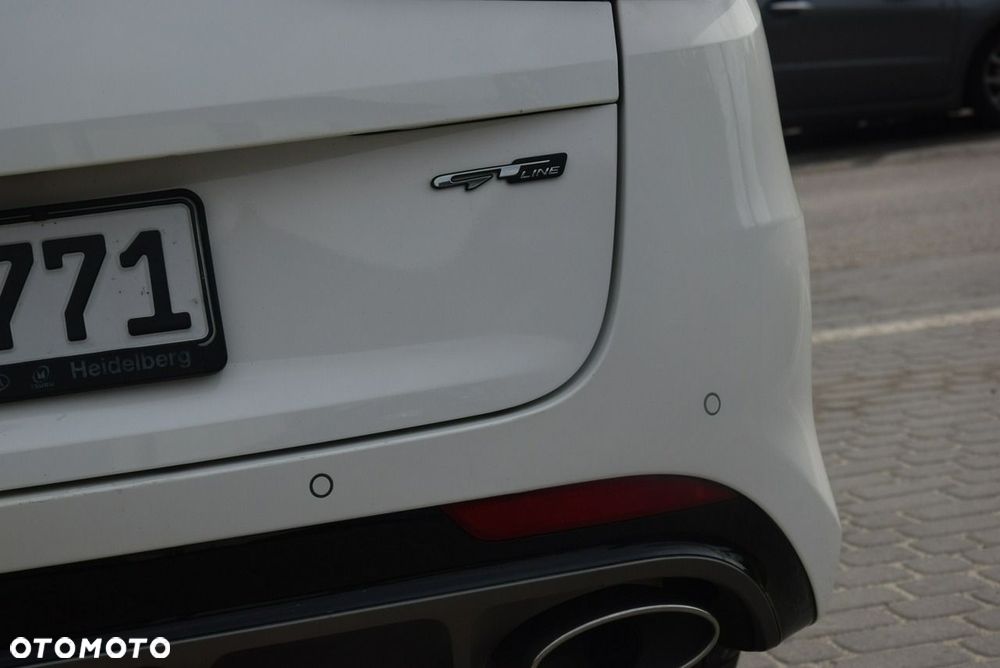 Kia Optima - 16