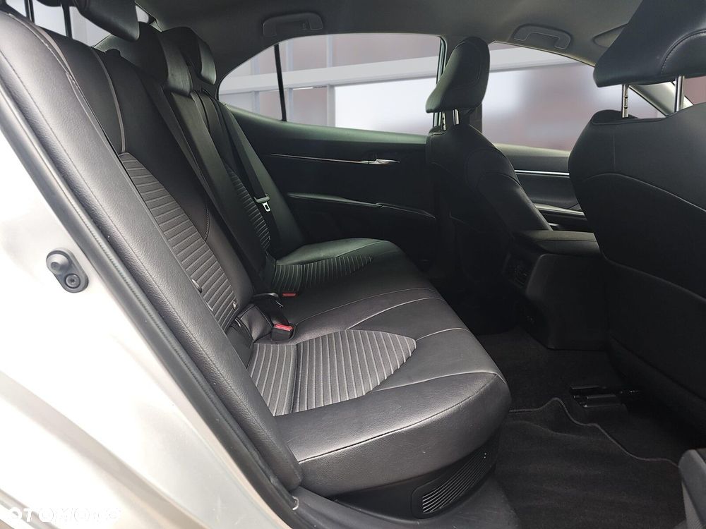 Toyota Camry 2.5 Hybrid Prestige CVT - 12