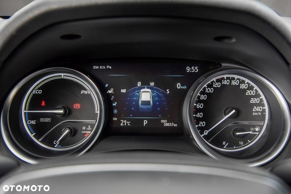 Toyota Camry 2.5 Hybrid Executive CVT - 9