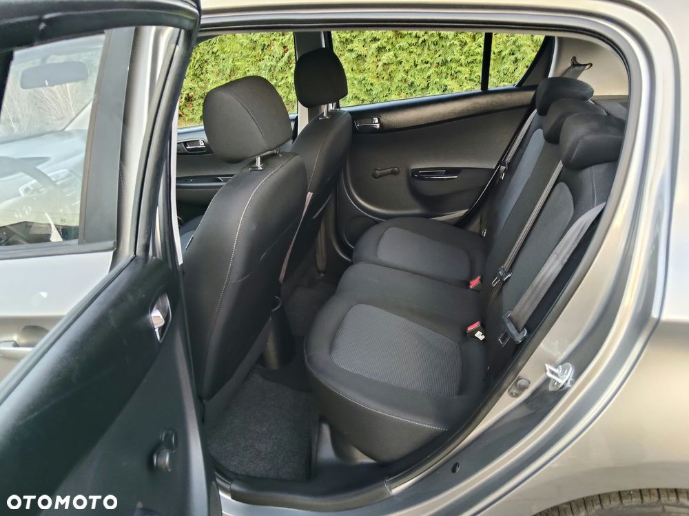 Hyundai i20 - 13