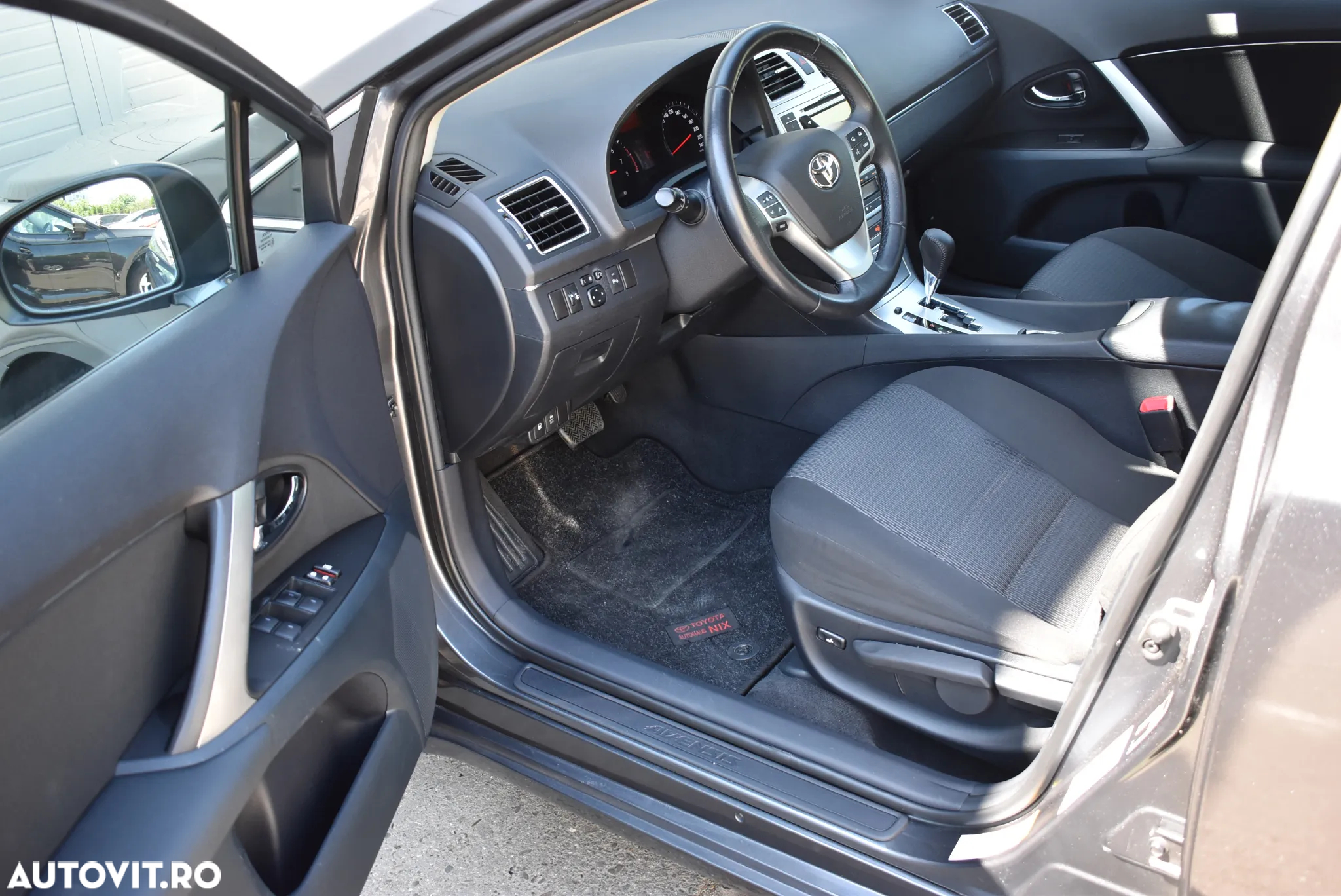 Toyota Avensis - 17