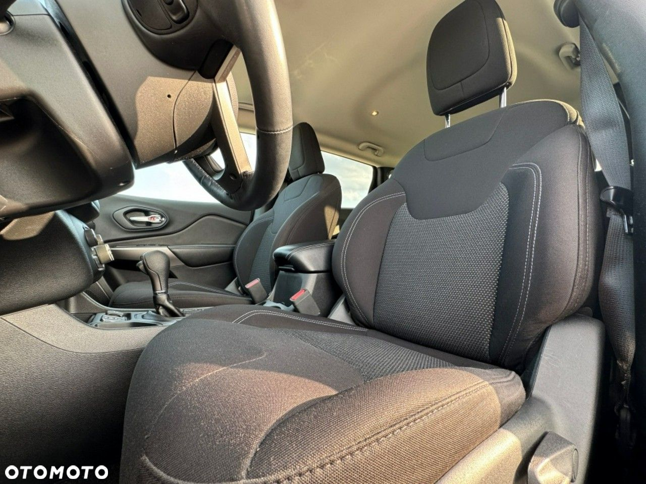 Jeep Cherokee - 14