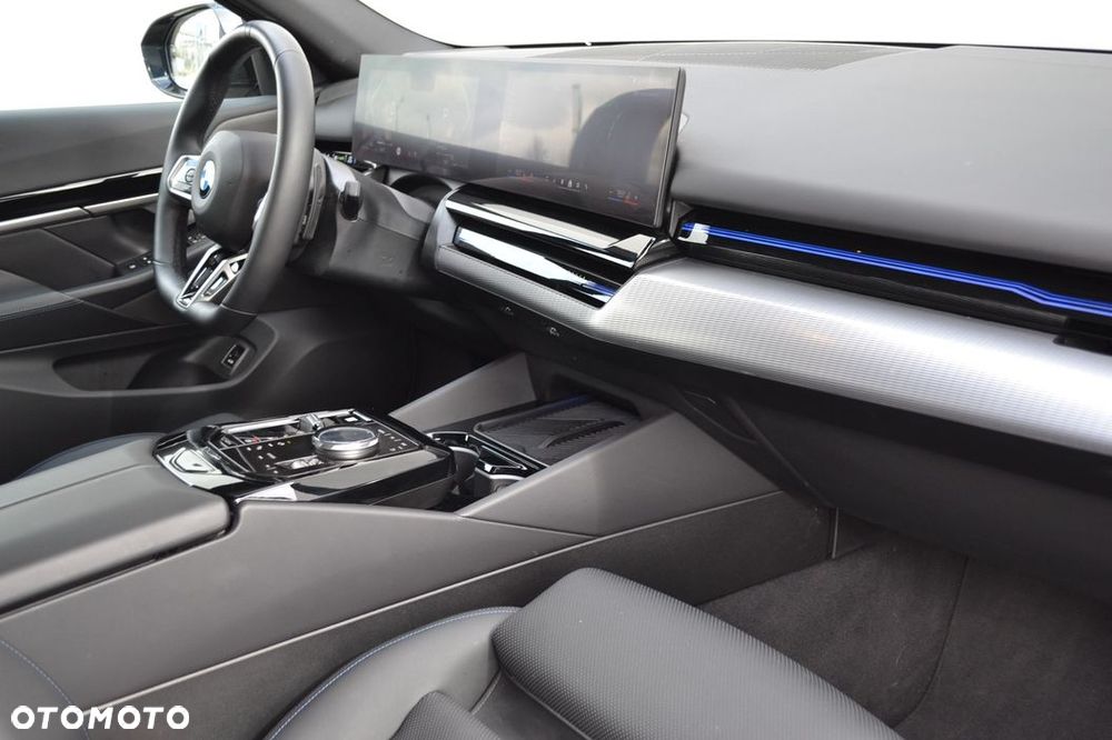 BMW Seria 5 520d xDrive mHEV M Sport - 12