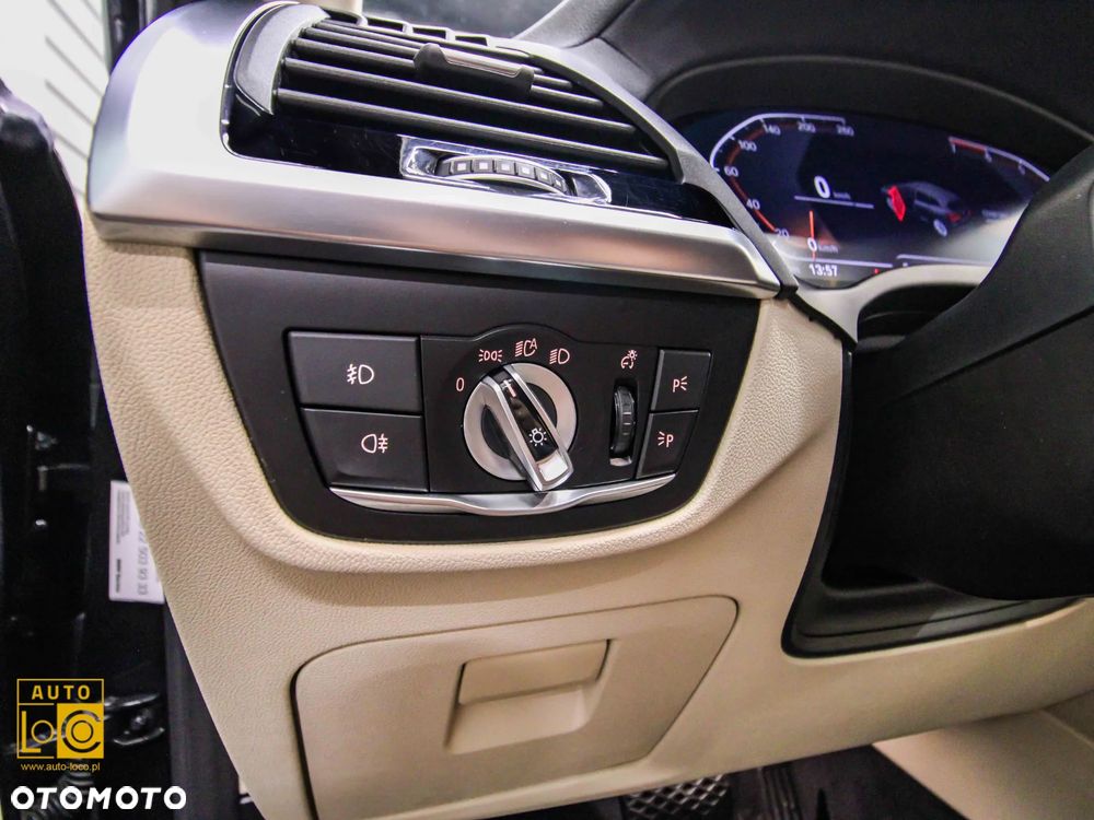 BMW X3 xDrive20i Luxury Line - 30