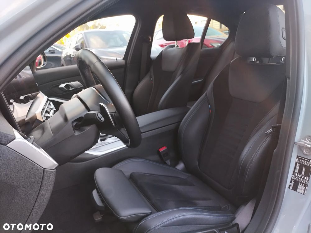 BMW Seria 3 318i M Sport - 18
