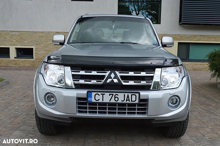 Mitsubishi Pajero - 9