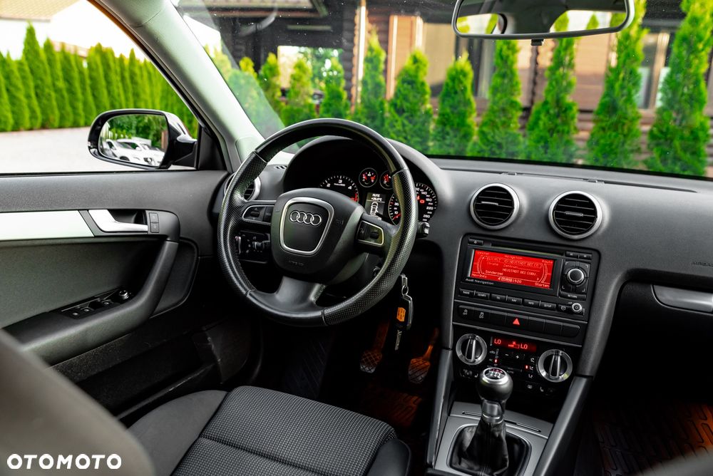 Audi A3 Sportback 2.0 TDI Ambiente - 25