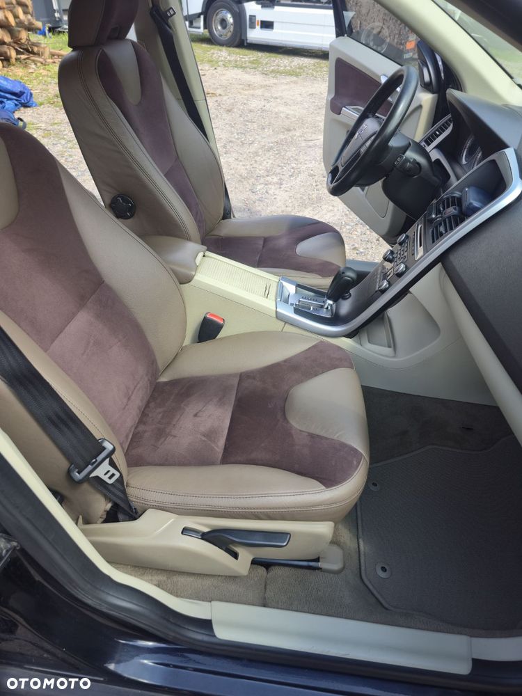 Volvo XC 60 - 8