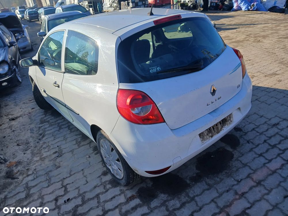 renault clio III OV369 maska zderzak lampa grill błotnik drzwi zbiornik paliwa szyba lusterko - 4