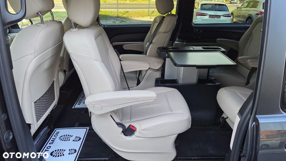 Mercedes-Benz Klasa V 300 d lang 4Matic 9G-TRONIC Avantgarde - 16