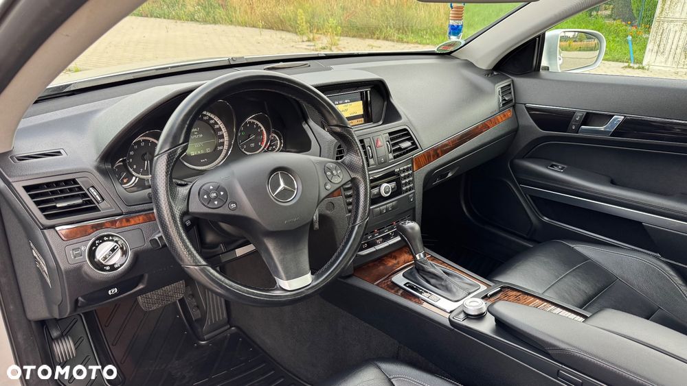 Mercedes-Benz Klasa E 250 CGI BlueEffICIENCY - 22