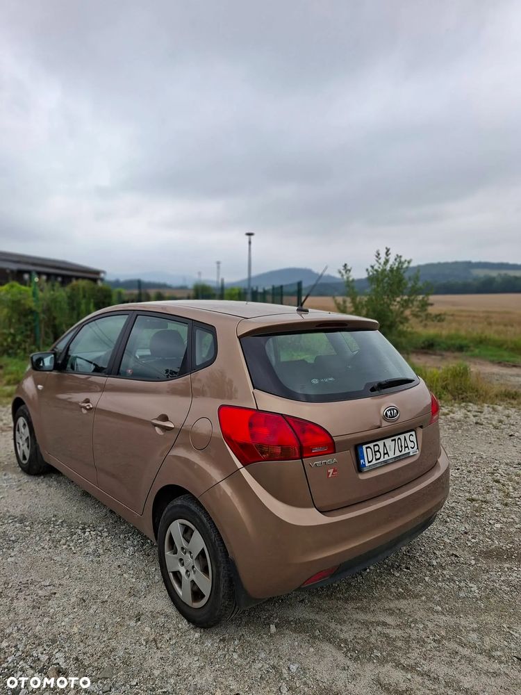 Kia Venga 1.4 L - 8