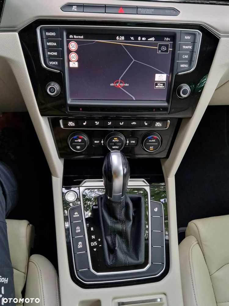 Volkswagen Passat 2.0 TDI BMT SCR 4Mot Highline DSG7 - 11